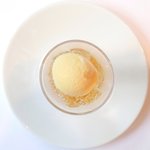 プレヴナンス - ランチコース 6000円 の桃のコンポートとジュレ、モヒート風