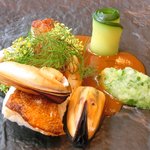 プレヴナンス - ランチコース 6000円 の五島列島直送カサゴのポアレ ズッキーニ モンサンミッシェルのムール貝 ジュ・ド・ブイヤベース