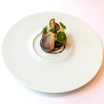 プレヴナンス - ランチコース 6000円 のとろける茄子と鴨フォアグラの炭火焼 桃