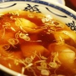 葉牡丹 - ワンタン　麺なしのシンプルなのを。昔風のサッパリスープ。