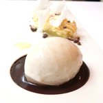 プレヴナンス - ランチコース 6000円 の酒粕とヴァニアのムース グラスバナーヌ クランブルショコラ 米のチュイル