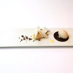 プレヴナンス - ランチコース 6000円 の酒粕とヴァニアのムース グラスバナーヌ クランブルショコラ 米のチュイル