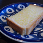 カーサベッキァ - パスタのランチには食パンがつきます