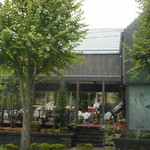 ハウスメッツガー・ハタ - 店舗正面