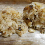 ハウスメッツガー・ハタ - 割っても中身に具は無し