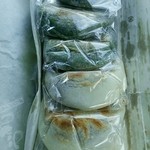 南峰堂本舗 - 焼き餅(白もち、草もち)1個120円
