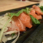 炭と地酒とたしなみワイン Kai本店 醸す - ●スモークサーモンの梅肉