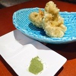 日本酒酒場立呑み 仁 - アボガドの天ぷら