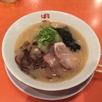 長浜食堂 - 長浜とんこつラーメン702円