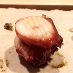 すし宮川  - 経験と技が冴える計算された切れ目