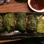 万両 - 胡麻の葉おにぎり