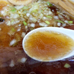 中華そば ふくみみ - 201508 鶏ガラと昆布のしんわり美味しいスープに表面を覆うラードのコク