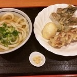 純手打ち讃岐うどん五郎 - あつあつ（小）玉子・ちくわ・オクラ＆昆布