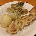 純手打ち讃岐うどん五郎 - 玉子・ちくわ・オクラ＆昆布