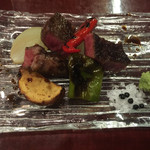 滋味 康月 - 2015年8月
      ■ 風（Lunch）5,400円
      ＊ 八寸
      ＊ 白味噌
      ＊ 温物
      ＊ お造り
      ＊ 焼物（魚）
      ＊ 焼物（肉）
      ＊ 揚物
      ＊ ご飯
      ＊ 香物
      ＊ デザート
      ＊ 煎り番茶orエスプレッソ
      