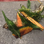 滋味 康月 - 2015年8月
      ■ 風（Lunch）5,400円
      ＊ 八寸
      ＊ 白味噌
      ＊ 温物
      ＊ お造り
      ＊ 焼物（魚）
      ＊ 焼物（肉）
      ＊ 揚物
      ＊ ご飯
      ＊ 香物
      ＊ デザート
      ＊ 煎り番茶orエスプレッソ
      