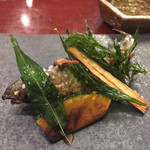 滋味 康月 - 2015年8月
      ■ 風（Lunch）5,400円
      ＊ 八寸
      ＊ 白味噌
      ＊ 温物
      ＊ お造り
      ＊ 焼物（魚）
      ＊ 焼物（肉）
      ＊ 揚物
      ＊ ご飯
      ＊ 香物
      ＊ デザート
      ＊ 煎り番茶orエスプレッソ
      