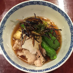 滋味 康月 - 2015年8月
      ■ 風（Lunch）5,400円
      ＊ 八寸
      ＊ 白味噌
      ＊ 温物
      ＊ お造り
      ＊ 焼物（魚）
      ＊ 焼物（肉）
      ＊ 揚物
      ＊ ご飯
      ＊ 香物
      ＊ デザート
      ＊ 煎り番茶orエスプレッソ
      