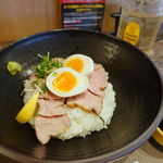 古都はピアノマン - 自家製ローストポーク丼　500円　+　大盛　100円