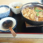 Jiyoushiyuuya - 味噌煮込みうどん。麺と豚肉がおいしい！