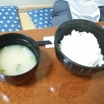 ながい - 《270721:再訪》ご飯とみそ汁が。