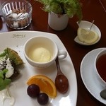 ゼルコヴァ - デザートプレート ＋320円