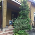 ゼルコヴァ - 普通の一軒家のような、控えめな外観です