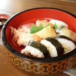 味蔵 - 2015年7月　寿司盛り合わせ【800円】