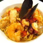 トラットリア ナトゥーラ - 魚の幸とフレッシュトマトのタリエリーニ（1500円）