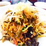 あさめし前田"本舗 - ラーメンが旨すぎて、なかなか頼めなかった焼きそば。さすがの味