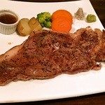 Kampou wagyu to kaki goyashiki - 漢方和牛のステーキ