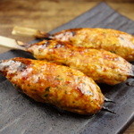 Izakaya Ippachiya - 古白鶏のもも、胸、軟骨に玉子、大葉を練りこんだ当店自慢の手ごねつくねです。タレ焼はもちろん塩焼もおすすめです