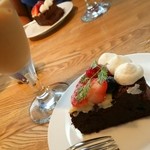 Paff - ガトーショコラとアイスチャイ