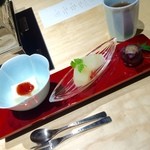 香水亭 - ✳︎甘味
      豆乳ブランマンジェ
      洋梨コンポート
      ピオーネ