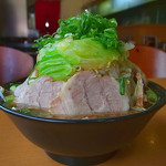 麺匠 有磨屋 - 司郎系らー麺（大盛り、ちゃーしゅー増し、野菜増し、2015年7月18日）