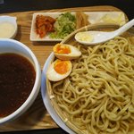 野菜が美味しい鶏豚ラーメン まる重 - 冷んやりざる麺（８月限定）