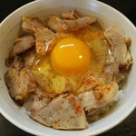 野菜が美味しい鶏豚ラーメン まる重 - スペシャル・チャーシュー丼
