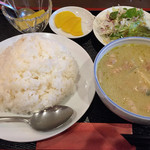 佑佳 - 鶏肉入りグリーンカレー（700円）