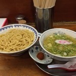 龍上海 - ラー博は俺の社員食堂。  待ってました！  つけ麺・味噌 秋Ver！  今年の春、惜しまれつつ販売終了となったつけ麺が秋Verで登場！  麺が増量されての復活、イイね！