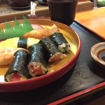 Aji Sushi - 2段になってる寿司ランチ