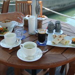 レストラン ラ・マーレ - メインの料理とサラダ、2010/06 スープ、デザートとコーヒーか紅茶が付いたWEEKDAY LUNCH SETS （1,300円）