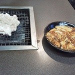 Tonchanya Fuji - 右）とんちゃん（味噌味）２５０円（税込）　左）とんちゃん（塩味）２５０円（税込）