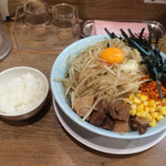 野郎ラーメン 川崎東口店 - 贅沢汁無し野郎
                                野菜マシ麺マシ半ライス
                                まさに贅沢な一杯でした