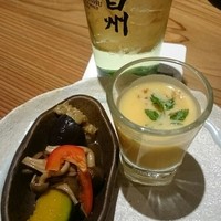 鳥恵 上野広小路店 - お通しに、ポタージュってオシャレ。ハイボールは、白州がオススメ。しっかり濃いめです。