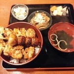 Yakiton Tecchan - 焼き鳥丼ミニ煮込み付￥９００