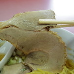 亀福食堂 - 2015年8月　チャーシュー持ち上げ