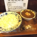 茶豆 - 超久しぶりの，my No.1キーマカレー
            
            おばさんが倒れられてから，営業日も限られちゃったし，中々ありつけなくなってしまいました．
            
            笹塚のカレーといえば，ココ，な訳で，体調に気をつけながら，これからも美味しいカレーをお願いします(^^)