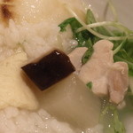 茶鍋cafe saryo - 鶏と焼き餅の湯葉茶鍋；アップ