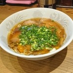 ラー麺 鎌倉家 - スープが透き通ってる。