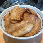 Yakiniku Hausu Keifuku - 炭火豚焼き肉丼(ランチ）